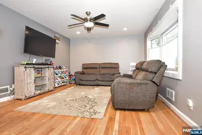 132 Charlton Avenue, Lodi, NJ 07644 - Photo 6
