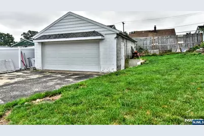 132 Charlton Avenue, Lodi, NJ 07644 - Photo 28