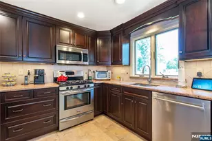 139 Cosman St, Washington Township, NJ 07676 - Photo 8