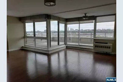 1026 Hudson Park 1026 #1026, Edgewater, NJ 07020 - Photo 2