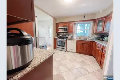 7 Hobart Court, Rochelle Park Township, NJ 07662 - Photo 4