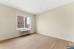 850 Broad Ave B, Ridgefield, NJ 07657 - Photo 16