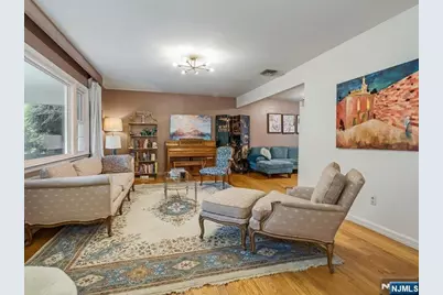 372 McKinley Boulevard, Paramus, NJ 07652 - Photo 6