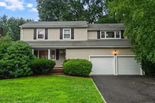 372 McKinley Blvd, Paramus, NJ 07652 - Photo 1