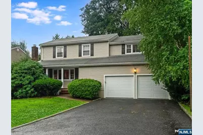 372 McKinley Boulevard, Paramus, NJ 07652 - Photo 2