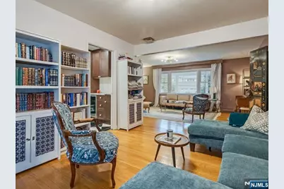 372 McKinley Boulevard, Paramus, NJ 07652 - Photo 10