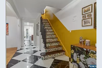 372 McKinley Boulevard, Paramus, NJ 07652 - Photo 4