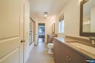 290 McCloud Dr, Fort Lee, NJ 07024 - Photo 26
