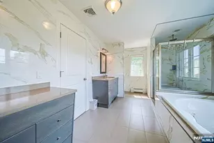 290 McCloud Dr, Fort Lee, NJ 07024 - Photo 24
