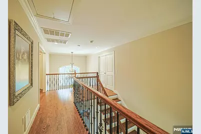 290 McCloud Drive, Fort Lee, NJ 07024 - Photo 20