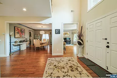 290 McCloud Drive, Fort Lee, NJ 07024 - Photo 4