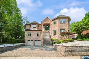 290 McCloud Dr, Fort Lee, NJ 07024 - Photo 1