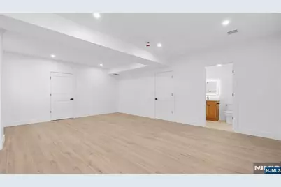 853 Pleasantview Terrace 1 #1, Ridgefield, NJ 07657 - Photo 16