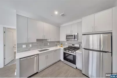 491 Walker Street 3F #3F, Fairview, NJ 07022 - Photo 10