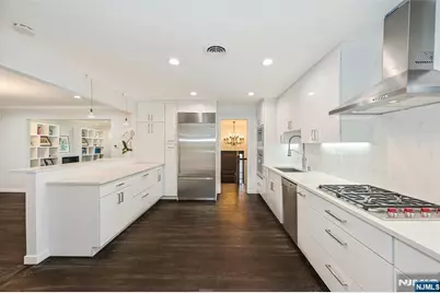 39 Hickory Street, Englewood Cliffs, NJ 07632 - Photo 10