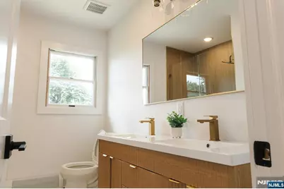 453 8th Street, Palisades Park, NJ 07650 - Photo 18