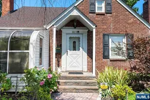 217 Riverdale Dr, Fort Lee, NJ 07024 - Photo 2