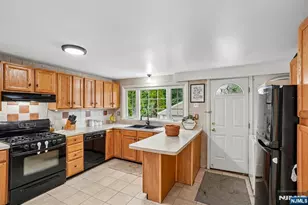 22 1st St, North Arlington, NJ 07031 - Photo 8