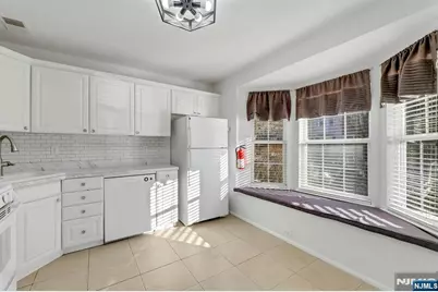 2198 Kent Court, Mahwah, NJ 07430 - Photo 4