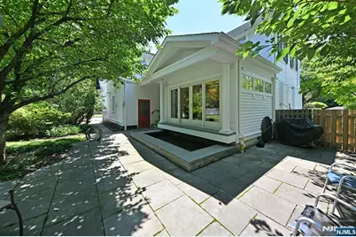 145 Park Avenue, Leonia, NJ 07605 - Photo 26