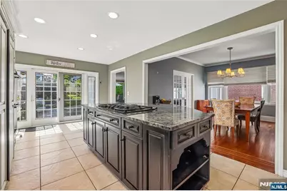 199 Larch Avenue, Teaneck Township, NJ 07666 - Photo 10