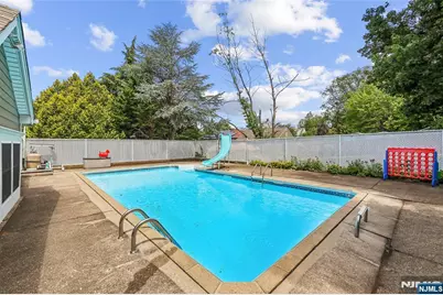 199 Larch Avenue, Teaneck Township, NJ 07666 - Photo 32