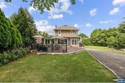 199 Larch Avenue, Teaneck Township, NJ 07666 - Photo 4