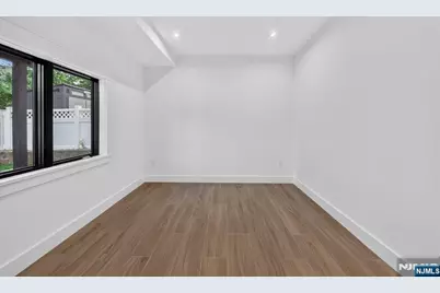 122 Edsall Avenue, Palisades Park, NJ 07650 - Photo 44
