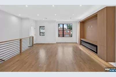 122 Edsall Avenue, Palisades Park, NJ 07650 - Photo 4