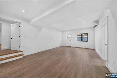 122 Edsall Avenue, Palisades Park, NJ 07650 - Photo 38