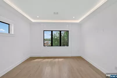 122 Edsall Avenue, Palisades Park, NJ 07650 - Photo 16