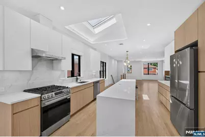 122 Edsall Avenue, Palisades Park, NJ 07650 - Photo 12