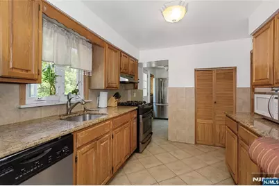 520 Washington Avenue, Dumont, NJ 07628 - Photo 8