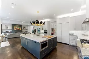 29 Roslyn Ave, Englewood Cliffs, NJ 07632 - Photo 12