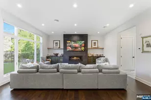 29 Roslyn Ave, Englewood Cliffs, NJ 07632 - Photo 16
