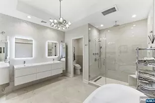 29 Roslyn Ave, Englewood Cliffs, NJ 07632 - Photo 24