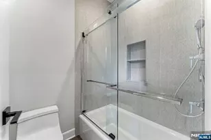 29 Roslyn Ave, Englewood Cliffs, NJ 07632 - Photo 20