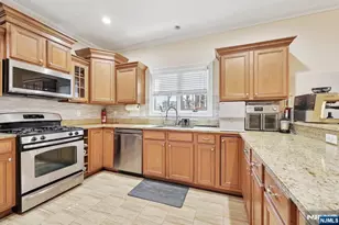 421 Lafayette Ave 421, Cliffside Park, NJ 07010 - Photo 4