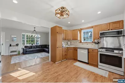 653 7th Street, Lyndhurst Township, NJ 07071 - Photo 14