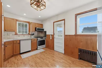 653 7th Street, Lyndhurst Township, NJ 07071 - Photo 12