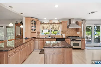 39 Fox Hill Road, Upper Saddle River, NJ 07458 - Photo 10