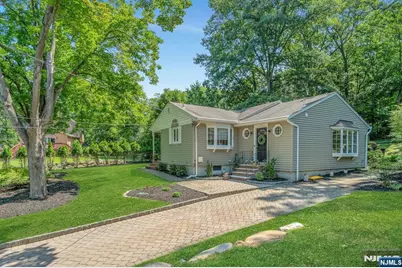 21 Hickory Drive, Oakland, NJ 07436 - Photo 8