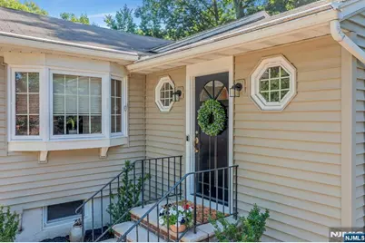 21 Hickory Drive, Oakland, NJ 07436 - Photo 10