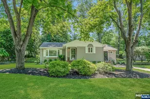 21 Hickory Dr, Oakland, NJ 07436 - Photo 1