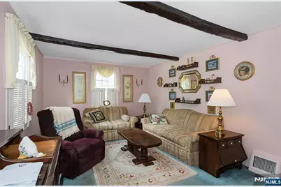 45 Cleveland Avenue, Hasbrouck Heights, NJ 07604 - Photo 4