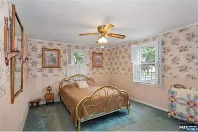 45 Cleveland Avenue, Hasbrouck Heights, NJ 07604 - Photo 12