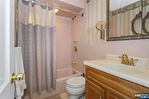 45 Cleveland Ave, Hasbrouck Heights, NJ 07604 - Photo 14