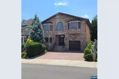 526 Moonachie Avenue, Wood Ridge, NJ 07075 - Photo 1