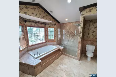 526 Moonachie Avenue, Wood Ridge, NJ 07075 - Photo 24