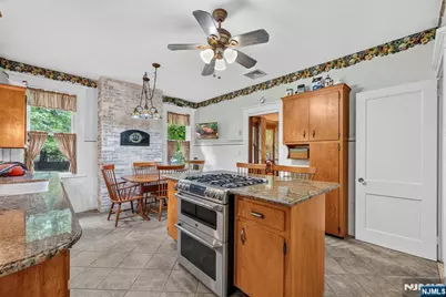 580 Wyckoff Avenue, Mahwah, NJ 07430 - Photo 18